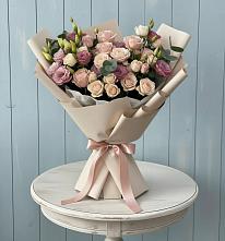 Букет цветов из:  Розы и Лизиантусы в Каширском