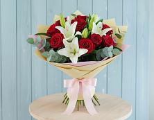 Букет цветов из:  Лилии и Розы в Каширском