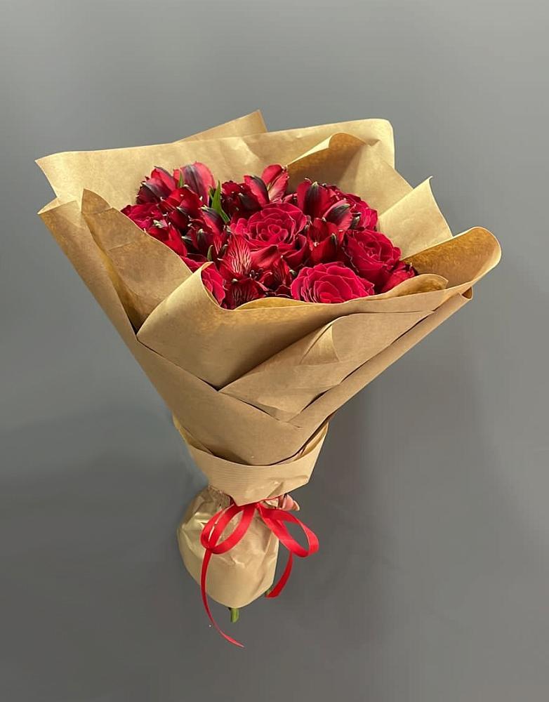 Букет цветов из: Альстромерии и Розы в Каширском