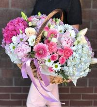 Композиция солнечный день в Каширском Цветочная композиция из Розы, Хризантемы, Пионы и Лизиантусы в корзине в Каширском
