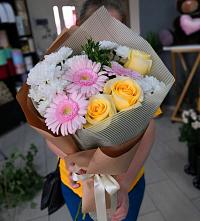 Букет цветов из:  Герберы, Розы и Хризантемы в Каширском