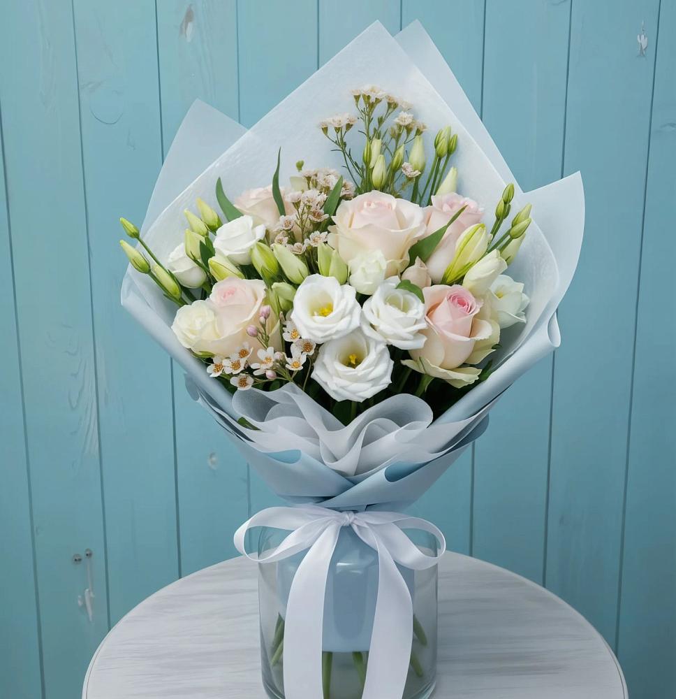 Букет цветов из: Розы и Лизиантусы в Каширском