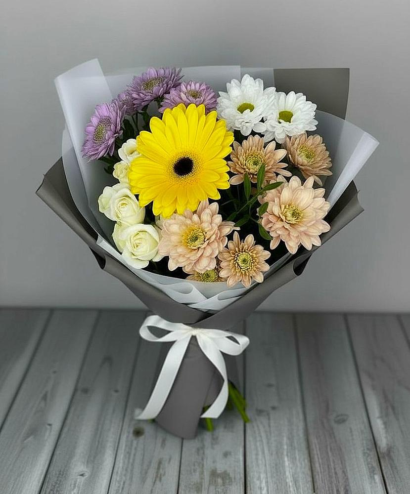 Букет цветов из: Розы, Герберы и Хризантемы в Каширском