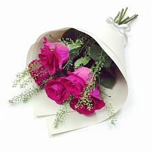 Букет цветов из:  Розы в Каширском