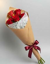 Букет цветов из:  Розы в Каширском
