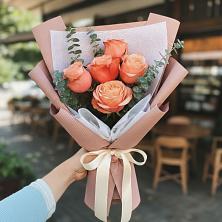 Букет цветов из:  Розы в Каширском