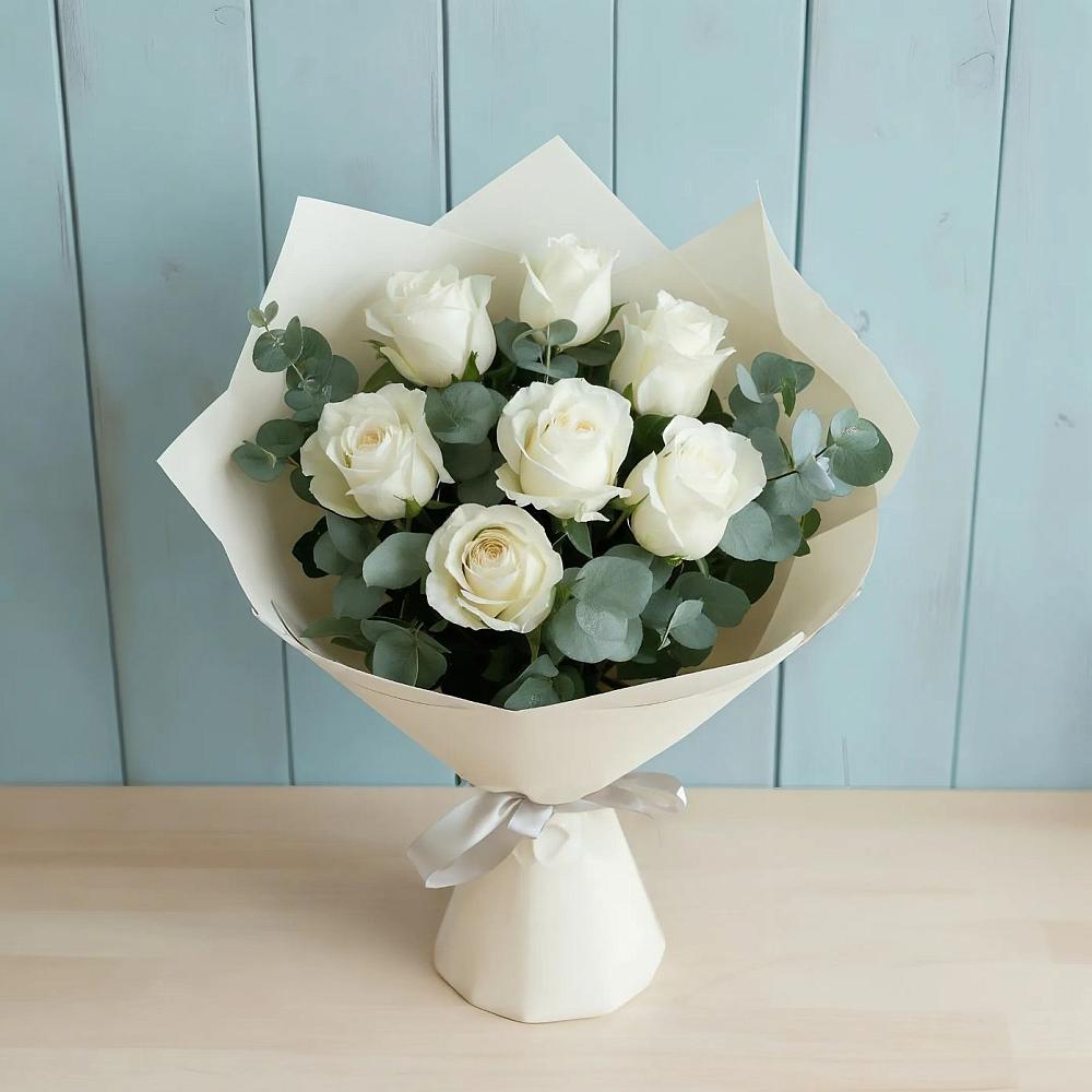 Букет Белые розы в Эвкалипте в Каширском