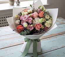 Букет цветов из:  Розы, Лизиантусы и Гвоздики в Каширском