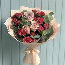 Букет цветов из:  Гвоздики и Розы в Каширском