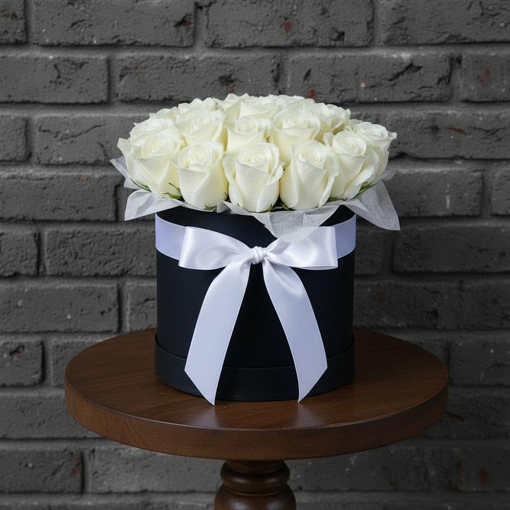 Цветочная композиция из Розы в шляпной коробке в Каширском