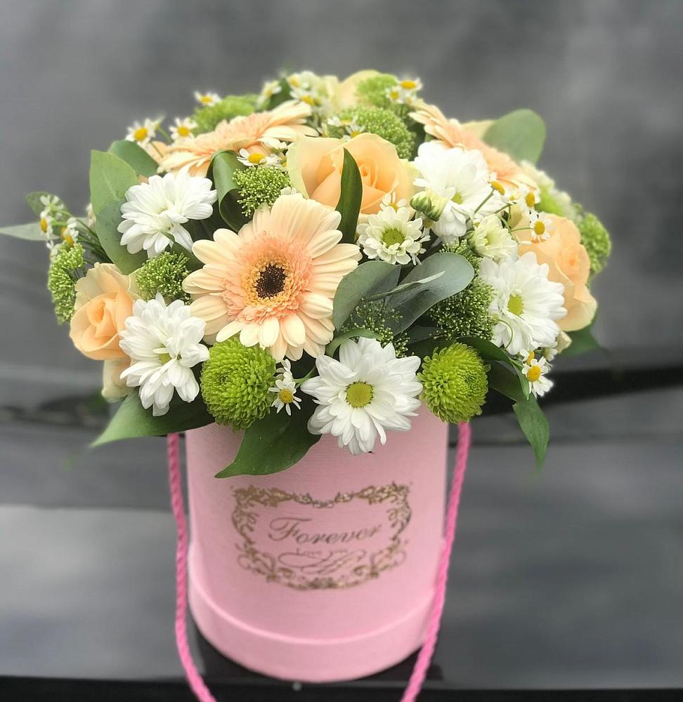 Цветочная композиция из Розы, Герберы и Хризантемы в шляпной коробке в Каширском