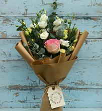 Букет цветов из:  Розы и Лизиантусы в Каширском