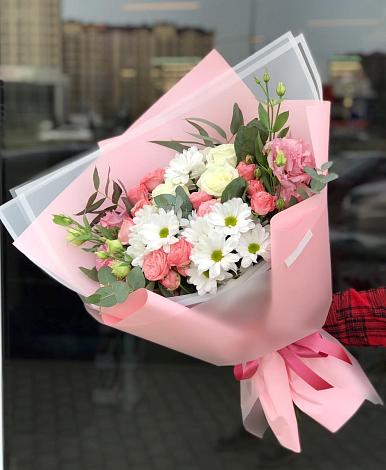 Букет цветов из: Розы, Лизиантусы и Хризантемы в Каширском
