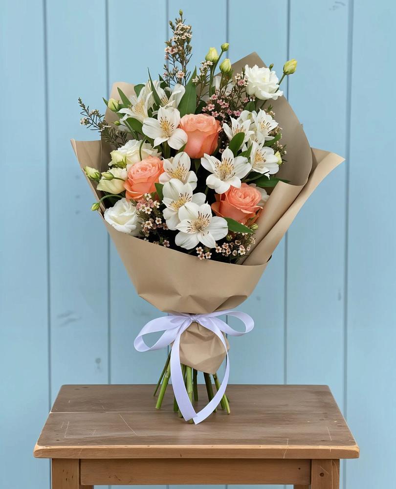 Букет цветов из: Альстромерии, Лизиантусы, Розы и Хризантемы в Каширском