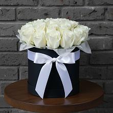 Цветочная композиция из Розы в шляпной коробке в Каширском