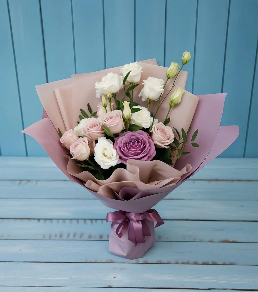 Букет цветов из: Розы и Лизиантусы в Каширском